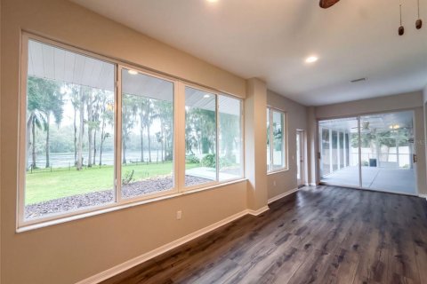 House in Lutz, Florida 3 bedrooms, 198.25 sq.m. № 2410031 - photo 16