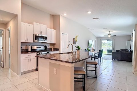 House in BELMONT in Sun City Center, Florida 3 bedrooms, 134.8 sq.m. № 1835306 - photo 5