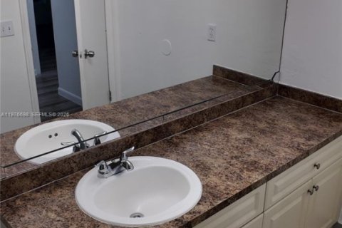 Apartment in Cutler Bay, Florida 3 bedrooms, 20773.04 sq.m. № 2040988 - photo 17