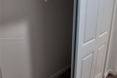 Apartment in Cutler Bay, Florida 3 bedrooms, 20773.04 sq.m. № 2040988 - photo 15