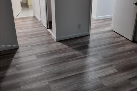 Apartment in Cutler Bay, Florida 3 bedrooms, 20773.04 sq.m. № 2040988 - photo 13