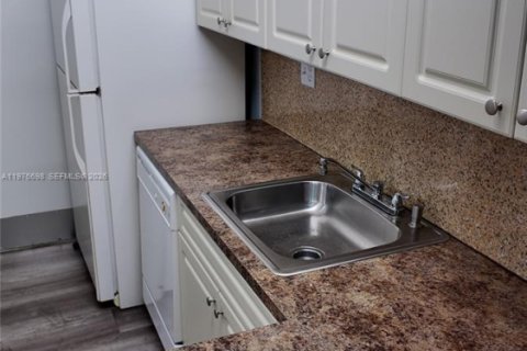 Apartment in Cutler Bay, Florida 3 bedrooms, 20773.04 sq.m. № 2040988 - photo 2