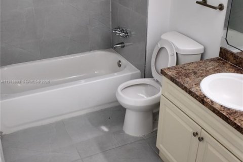 Apartment in Cutler Bay, Florida 3 bedrooms, 20773.04 sq.m. № 2040988 - photo 16