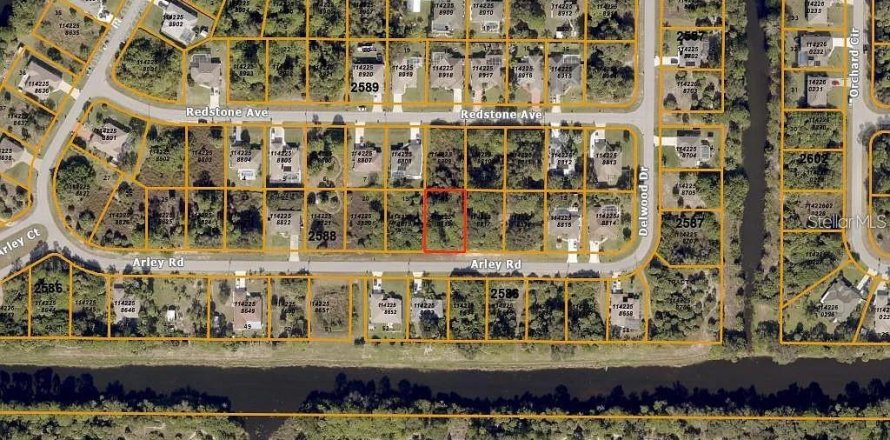 Terrain à North Port, Floride № 2159557