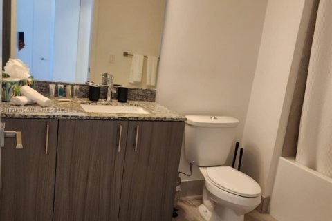 Снять в аренду кондоминиум в Дорал, Флорида 2 спальни, 94.76м2, № 1949279 - фото 11