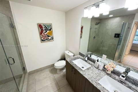 Снять в аренду кондоминиум в Дорал, Флорида 2 спальни, 94.76м2, № 1949279 - фото 8