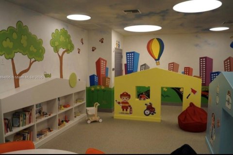 Снять в аренду кондоминиум в Дорал, Флорида 2 спальни, 94.76м2, № 1949279 - фото 16