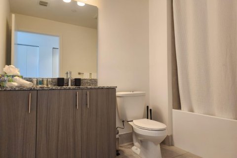 Снять в аренду кондоминиум в Дорал, Флорида 2 спальни, 94.76м2, № 1949279 - фото 12