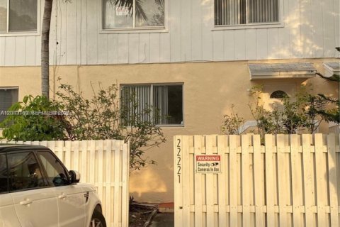 Снять в аренду таунхаус в Майами, Флорида 3 спальни, 141.03м2, № 2085245 - фото 18