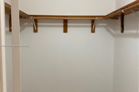 Снять в аренду таунхаус в Майами, Флорида 3 спальни, 141.03м2, № 2085245 - фото 12