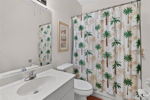 Condo in Sun City Center, Florida, 2 bedrooms  № 2379640 - photo 28