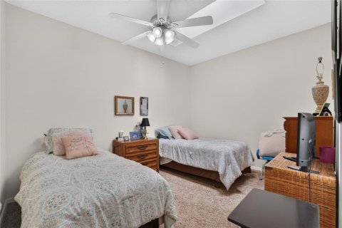 Condo in Sun City Center, Florida, 2 bedrooms  № 2379640 - photo 26