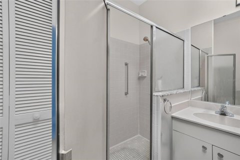 Condo in Sun City Center, Florida, 2 bedrooms  № 2379640 - photo 25