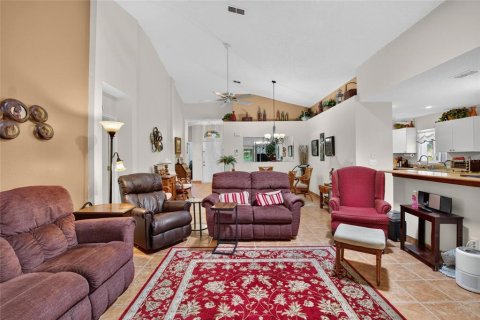 Condo in Sun City Center, Florida, 2 bedrooms  № 2379640 - photo 8