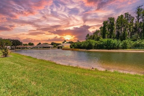 Condo in Sun City Center, Florida, 2 bedrooms  № 2379640 - photo 2