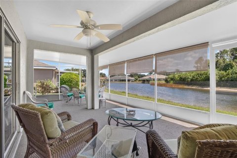 Condo in Sun City Center, Florida, 2 bedrooms  № 2379640 - photo 3