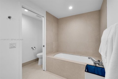 Купить кондоминиум в Майами-Бич, Флорида 3 спальни, 190.45м2, № 2043591 - фото 18