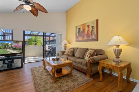 Condo in Palm Harbor, Florida, 2 bedrooms  № 2234601 - photo 8