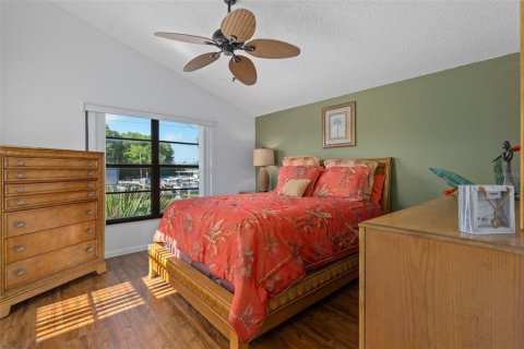 Condo in Palm Harbor, Florida, 2 bedrooms  № 2234601 - photo 18