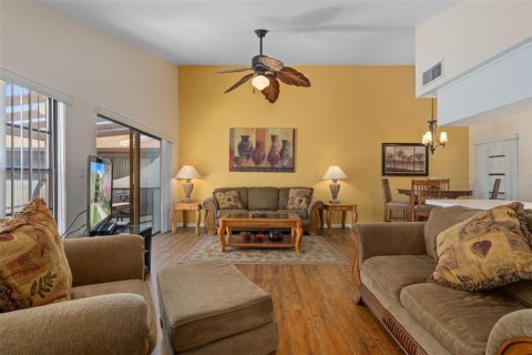 Condo in Palm Harbor, Florida, 2 bedrooms  № 2234601 - photo 11