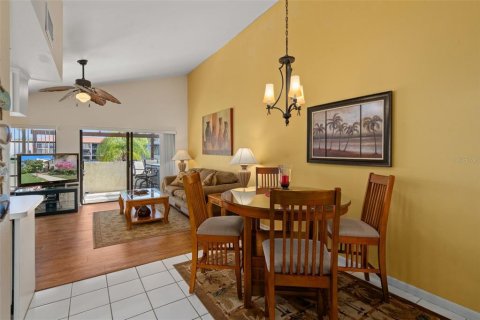 Condo in Palm Harbor, Florida, 2 bedrooms  № 2234601 - photo 6