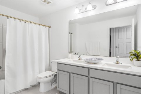 Townhouse in Kissimmee, Florida 4 bedrooms, 189.8 sq.m. № 2130563 - photo 24