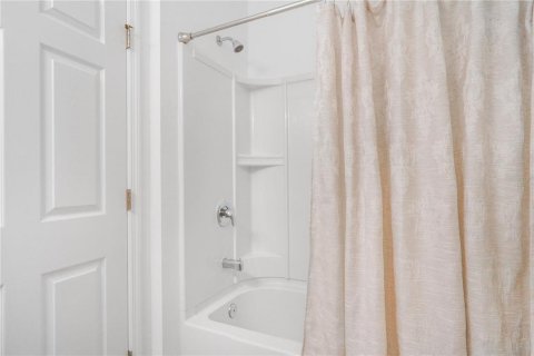 Townhouse in Kissimmee, Florida 4 bedrooms, 189.8 sq.m. № 2130563 - photo 15