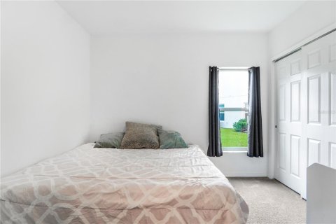 Townhouse in Kissimmee, Florida 4 bedrooms, 189.8 sq.m. № 2130563 - photo 12