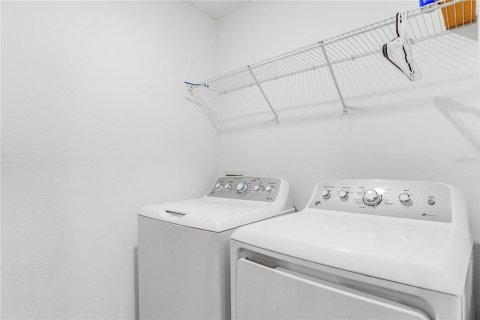 Townhouse in Kissimmee, Florida 4 bedrooms, 189.8 sq.m. № 2130563 - photo 27