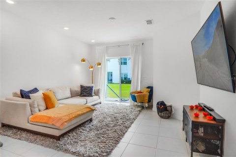 Townhouse in Kissimmee, Florida 4 bedrooms, 189.8 sq.m. № 2130563 - photo 3