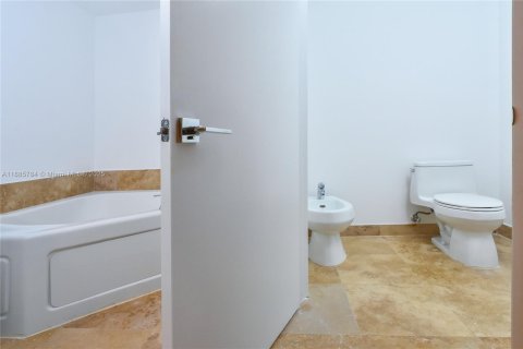 Condominio en venta en Aventura, Florida, 4 dormitorios, 303.79 m2 № 1938620 - foto 9