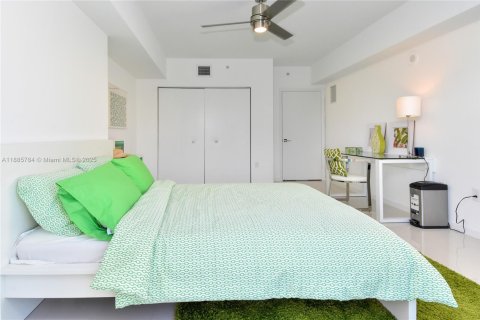 Condominio en venta en Aventura, Florida, 4 dormitorios, 303.79 m2 № 1938620 - foto 2