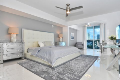 Condominio en venta en Aventura, Florida, 4 dormitorios, 303.79 m2 № 1938620 - foto 5
