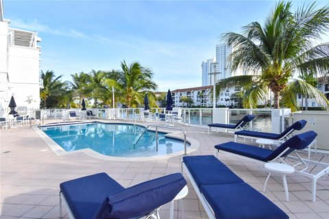 Condominio en venta en Aventura, Florida, 4 dormitorios, 303.79 m2 № 1938620 - foto 22