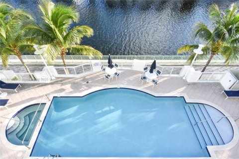 Condominio en venta en Aventura, Florida, 4 dormitorios, 303.79 m2 № 1938620 - foto 20