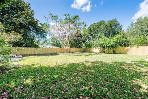 Villa ou maison à vendre à Miami, Floride: 3 chambres, 119.57 m2 № 2018506 - photo 2