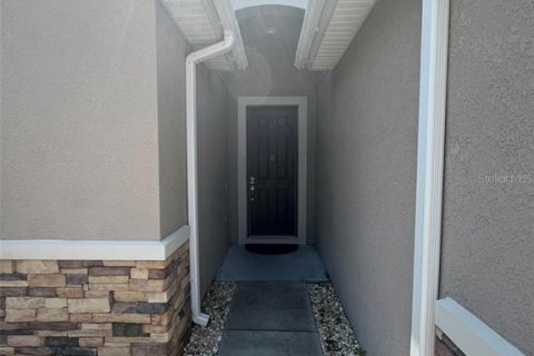 Villa ou maison à louer à Riverview, Floride: 4 chambres, 179.3 m2 № 2386202 - photo 2