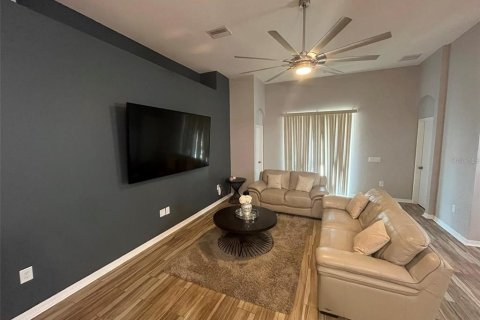 Villa ou maison à louer à Riverview, Floride: 4 chambres, 179.3 m2 № 2386202 - photo 5