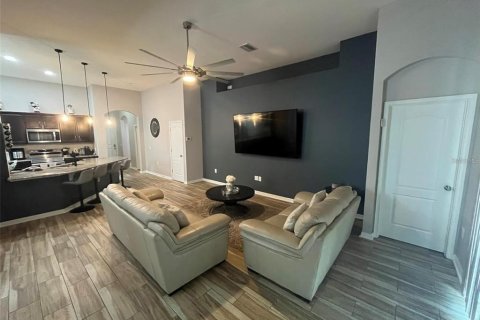 Villa ou maison à louer à Riverview, Floride: 4 chambres, 179.3 m2 № 2386202 - photo 4