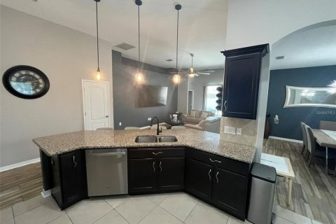 Villa ou maison à louer à Riverview, Floride: 4 chambres, 179.3 m2 № 2386202 - photo 9