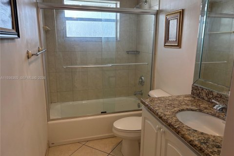 Appartement à louer à Miami, Floride: 2 chambres, 122.35 m2 № 1995033 - photo 15
