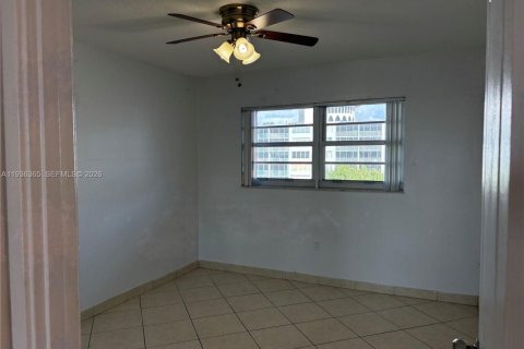Appartement à louer à Miami, Floride: 2 chambres, 122.35 m2 № 1995033 - photo 17