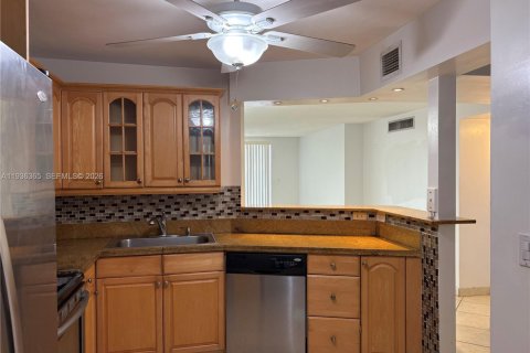 Appartement à louer à Miami, Floride: 2 chambres, 122.35 m2 № 1995033 - photo 5