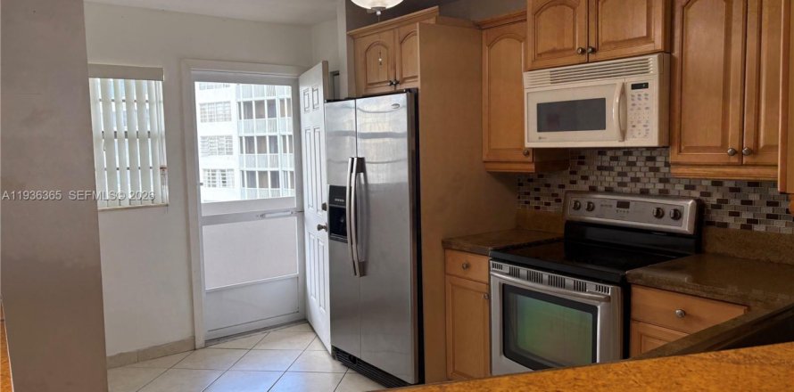 Appartement à Miami, Floride 2 chambres, 122.35 m2 № 1995033