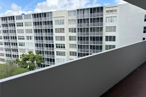 Appartement à louer à Miami, Floride: 2 chambres, 122.35 m2 № 1995033 - photo 28