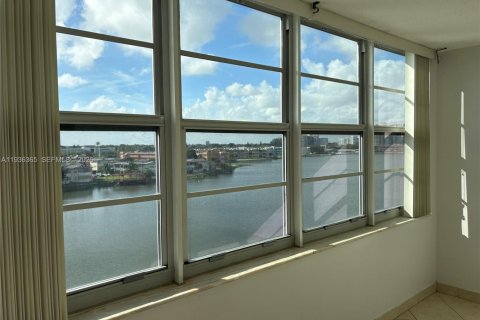 Appartement à louer à Miami, Floride: 2 chambres, 122.35 m2 № 1995033 - photo 22