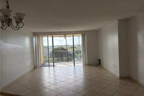 Appartement à louer à Miami, Floride: 2 chambres, 122.35 m2 № 1995033 - photo 13