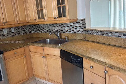 Appartement à louer à Miami, Floride: 2 chambres, 122.35 m2 № 1995033 - photo 7