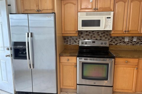 Appartement à louer à Miami, Floride: 2 chambres, 122.35 m2 № 1995033 - photo 8