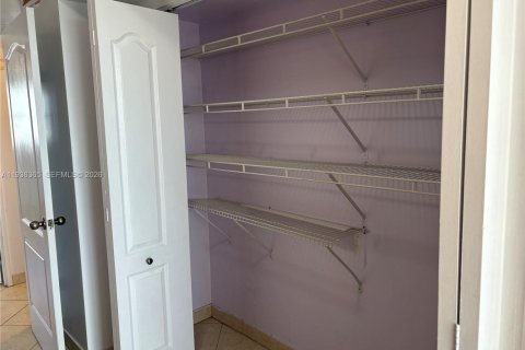 Appartement à louer à Miami, Floride: 2 chambres, 122.35 m2 № 1995033 - photo 23